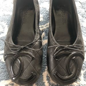 CHANEL Cambon Black Leather CC Logo Ballet Flats